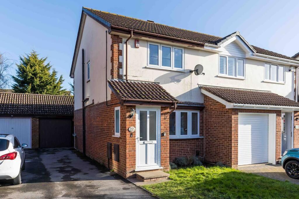 2 Bedroom House-Driveway - Bournemouth Hospital - Long Stay Discounts - Lima Apartments Ltd Εξωτερικό φωτογραφία