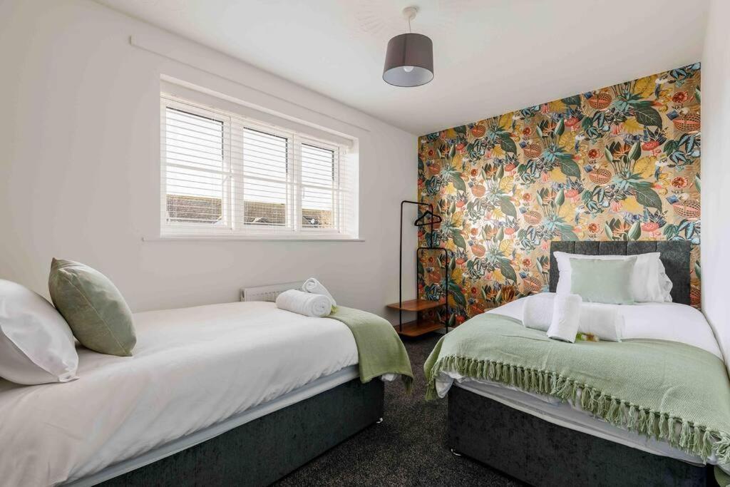 2 Bedroom House-Driveway - Bournemouth Hospital - Long Stay Discounts - Lima Apartments Ltd Εξωτερικό φωτογραφία