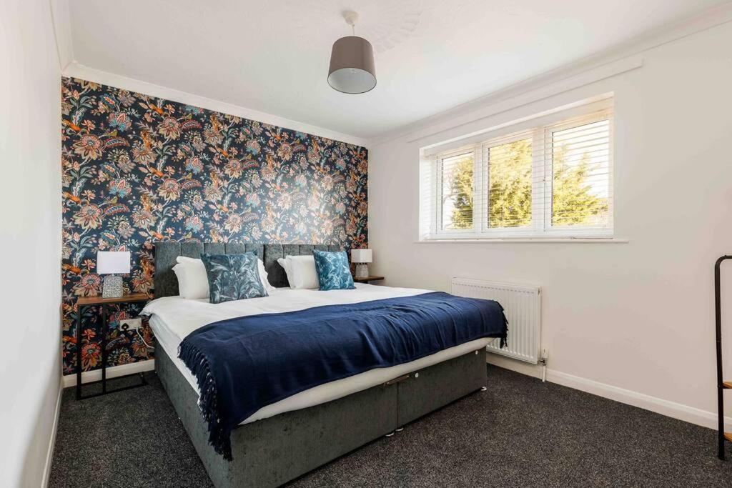 2 Bedroom House-Driveway - Bournemouth Hospital - Long Stay Discounts - Lima Apartments Ltd Εξωτερικό φωτογραφία