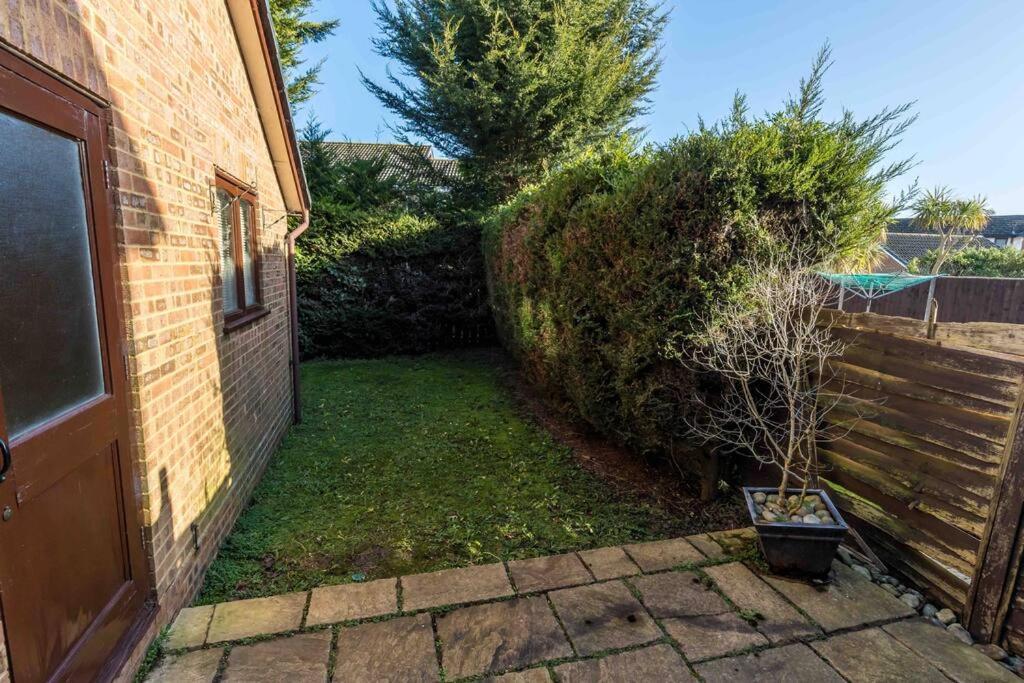 2 Bedroom House-Driveway - Bournemouth Hospital - Long Stay Discounts - Lima Apartments Ltd Εξωτερικό φωτογραφία